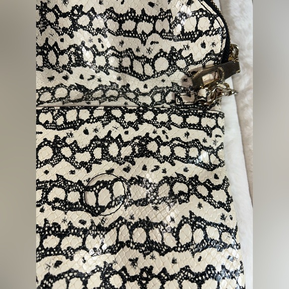 Henri Bendel Black and Cream Clutch with Chain Strap - Picture 10 of 10